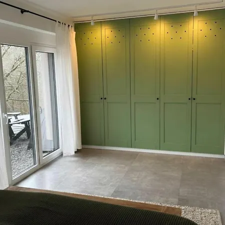 Forest Retreat Nahe Koeln - Privates Badefass, Private Sauna & Wallbox Lägenhet *