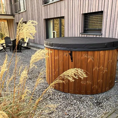 Forest Retreat Nahe Koeln - Privates Badefass, Private Sauna & Wallbox Wermelskirchen
