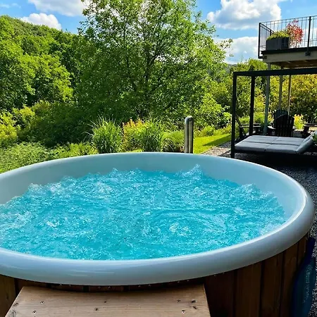 Forest Retreat Nahe Köln - Private Sauna&hot Tub&wallbox Apartment *