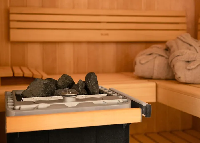 Forest Retreat Nahe Koeln - Private Sauna & Hot Tub Apartment