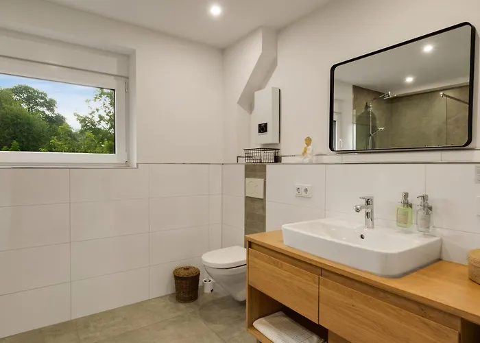 Forest Retreat Nahe Koeln - Private Sauna & Hot Tub * Wermelskirchen